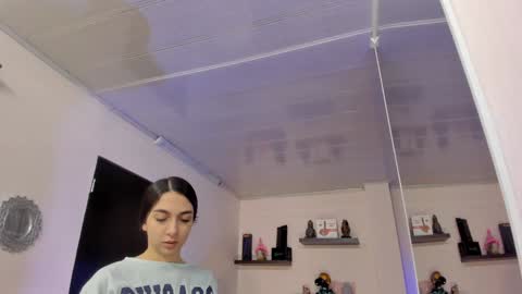 Maeve  online show from February 7, 11:12 am