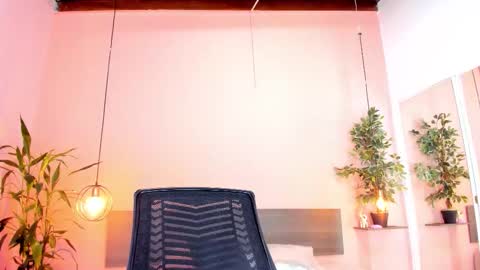 Alana online show from October 14, 8:00 pm