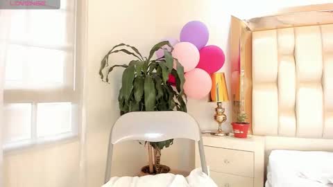 Snapshot of alana_then2 chatting on February 4, 8:49 pm       online show from February 4, 8:49 pm