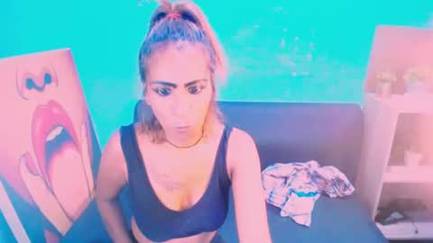 alanadelray online show from February 6, 8:07 am