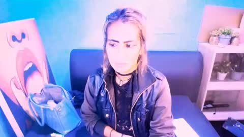 alanadelray online show from February 11, 8:05 am