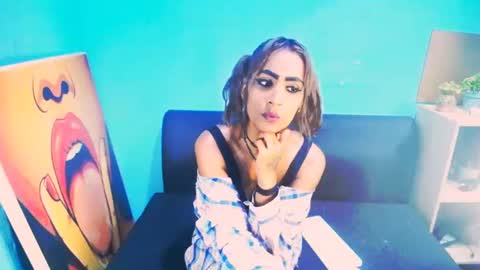 alanadelray online show from January 14, 6:56 am