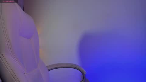 alanah_connors online show from November 19, 3:45 pm