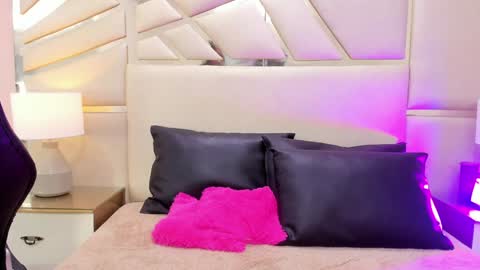 Snapshot of alanajones1 chatting on January 22, 11:56 am alana online show from January 22, 11:56 am