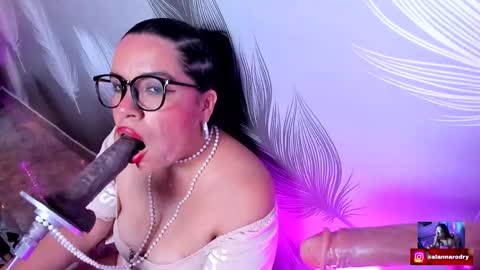 alana silver online show from September 24, 2:21 am