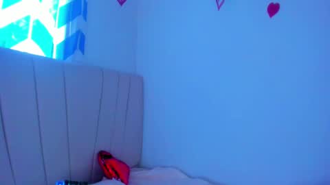 Snapshot of alaska_drew chatting on February 12, 2:44 pm Alaska online show from February 12, 2:44 pm