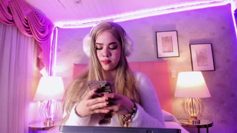 albaandthayron online show from February 1, 12:05 pm