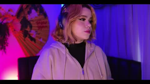 albaandthayron online show from November 10, 12:11 pm