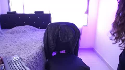   online show from March 10, 4:57 pm