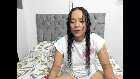 alejandra_evanss online show from January 6, 3:10 am