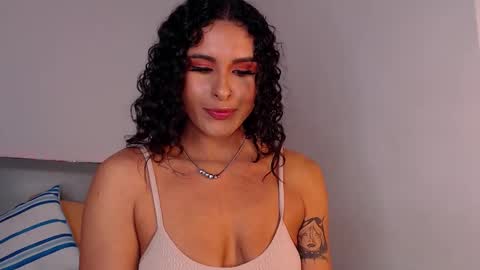 Danna Ray online show from December 1, 2:09 pm