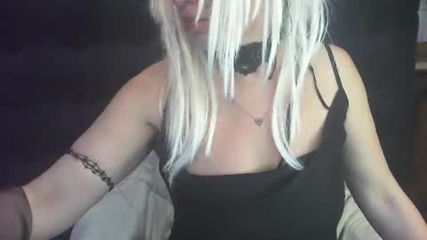 Snapshot of alenablack chatting on February 3, 11:58 pm Luly online show from February 3, 11:58 pm