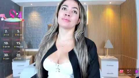 Alessia  Everyday From 0530 to 1430 Col Time online show from October 15, 12:19 pm