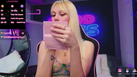 alessiacroft online show from November 17, 5:52 am