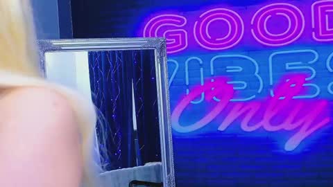 alessiacroft online show from April 16, 4:24 am