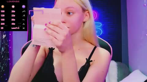 alessiacroft online show from March 8, 5:11 am