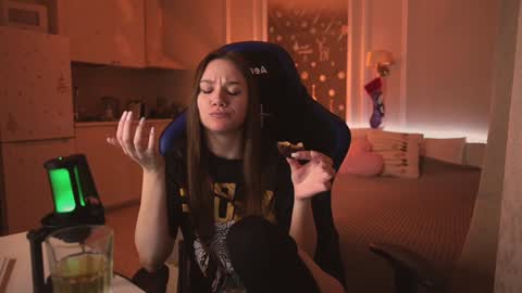 Little Duck homie online show from December 22, 10:58 pm