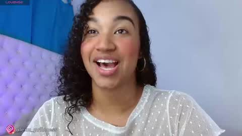 Snapshot of alexa_priincess chatting on October 22, 8:36 pm online show from October 22, 8:36 pm