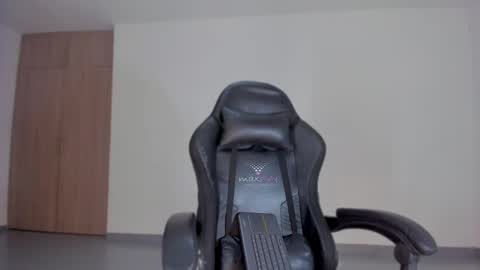 Alexandra Castillo online show from January 17, 1:15 am