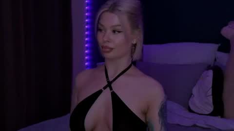 Alexa Mason online show from April 11, 6:30 am