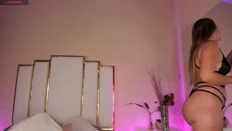 alexandraa_gomez online show from November 25, 10:10 pm