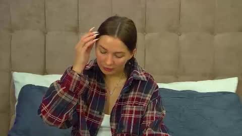 AlexandraBloom online show from October 16, 6:32 pm