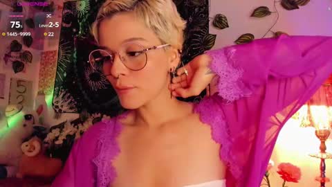 Snapshot of alexiafisher_ chatting on February 9, 4:29 pm Alex online show from February 9, 4:29 pm