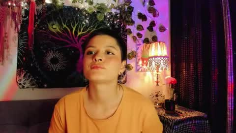 Snapshot of alexiafisher_ chatting on October 21, 1:20 am Alex online show from October 21, 1:20 am
