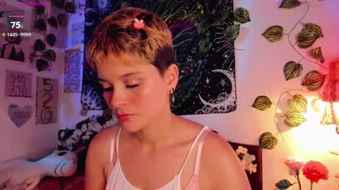 Snapshot of alexiafisher_ chatting on December 27, 12:39 am Alex online show from December 27, 12:39 am