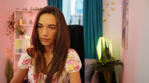 Alexis online show from October 8, 1:15 pm