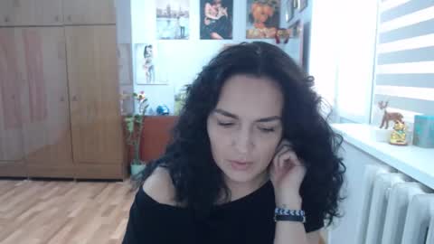 AlexisMillers online show from September 19, 9:30 am