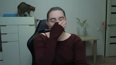 Alice online show from April 16, 8:41 pm