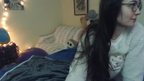 Alice Asks online show from December 25, 2:14 am