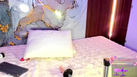 Mey online show from September 17, 9:02 pm