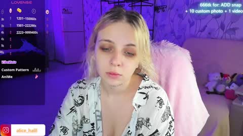 alice_halle online show from December 6, 9:43 am