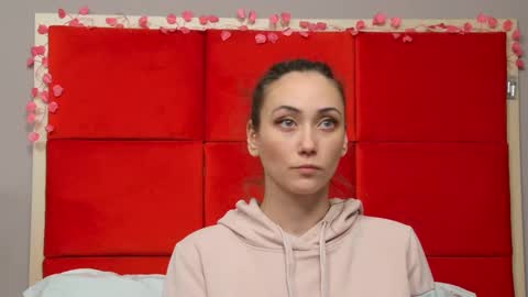 Snapshot of alice_munro chatting on March 5, 9:06 pm AliceMunro online show from March 5, 9:06 pm