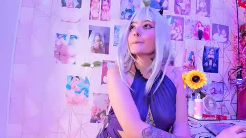 Snapshot of alicebenett_ chatting on October 3, 8:58 pm     online show from October 3, 8:58 pm