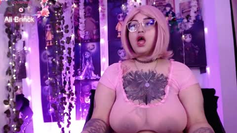 Alice Brinck online show from December 19, 11:14 pm