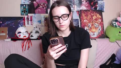 alice online show from December 15, 12:49 am