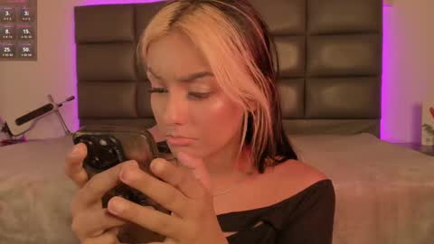 Alice  online show from September 12, 2:13 pm