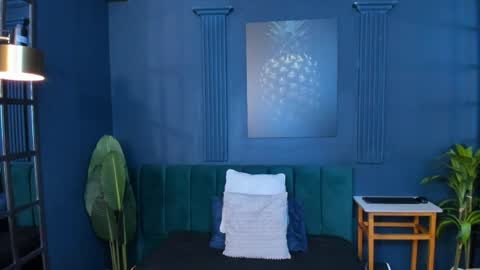 Alice online show from April 4, 12:15 pm