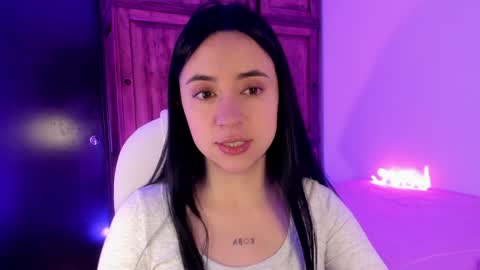 Snapshot of alicee_2 chatting on January 31, 4:59 pm Aliceee  ..   97YP9VWGZHrefnav wishlist lists 1 online show from January 31, 4:59 pm