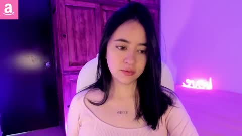Snapshot of alicee_2 chatting on February 20, 4:03 pm Aliceee  ..   97YP9VWGZHrefnav wishlist lists 1 online show from February 20, 4:03 pm