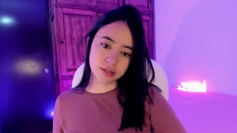 Snapshot of alicee_2 chatting on February 15, 11:06 am Aliceee  ..   97YP9VWGZHrefnav wishlist lists 1 online show from February 15, 11:06 am