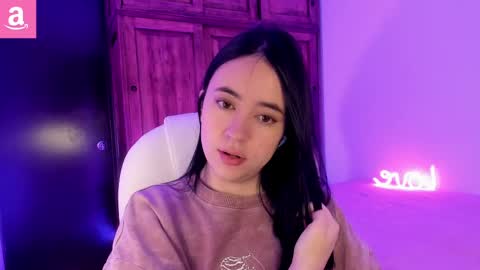 Snapshot of alicee_2 chatting on March 1, 4:11 pm Aliceee  ..   97YP9VWGZHrefnav wishlist lists 1 online show from March 1, 4:11 pm