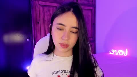 Snapshot of alicee_2 chatting on December 9, 5:08 pm Aliceee  ..   97YP9VWGZHrefnav wishlist lists 1 online show from December 9, 5:08 pm