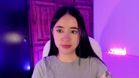 Snapshot of alicee_2 chatting on January 17, 10:11 am Aliceee  ..   97YP9VWGZHrefnav wishlist lists 1 online show from January 17, 10:11 am