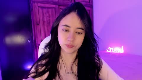 Snapshot of alicee_2 chatting on January 12, 9:08 pm Aliceee  ..   97YP9VWGZHrefnav wishlist lists 1 online show from January 12, 9:08 pm