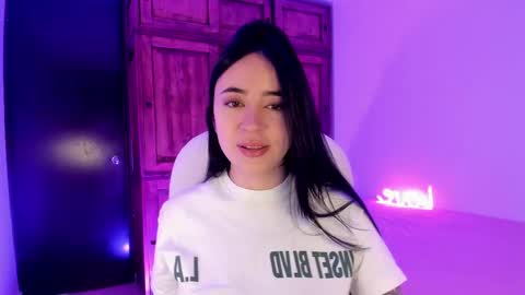 Snapshot of alicee_2 chatting on February 11, 12:15 pm Aliceee  ..   97YP9VWGZHrefnav wishlist lists 1 online show from February 11, 12:15 pm
