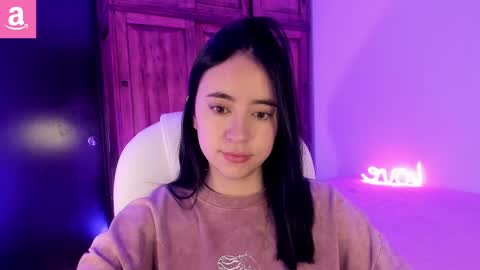 Snapshot of alicee_2 chatting on February 24, 6:04 pm Aliceee  ..   97YP9VWGZHrefnav wishlist lists 1 online show from February 24, 6:04 pm